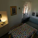 Trilocale In Dimora Tipica Lägenhet *