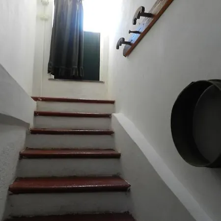 شقة Trilocale In Dimora Tipica Montale (Liguria)